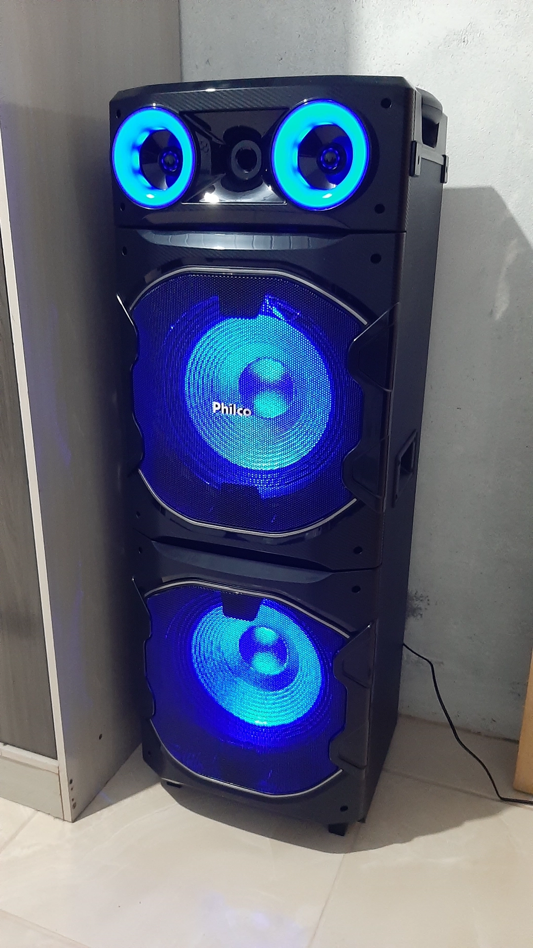 Caixa De Som Amplificada 2600W Philco Pcx26000 Flash Lights - Bivolt Caixa De Som Amplificada 2600W Philco Pcx26000 Flash Lights - Bivolt